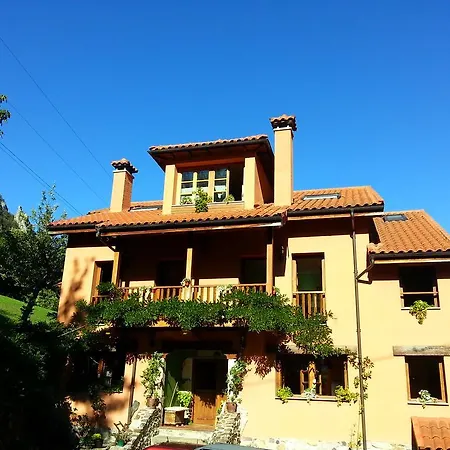 Apartament Rurales Buenamadre *